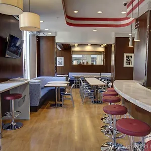 Fairfield By Marriott Manhattan/financial District Hotel New York