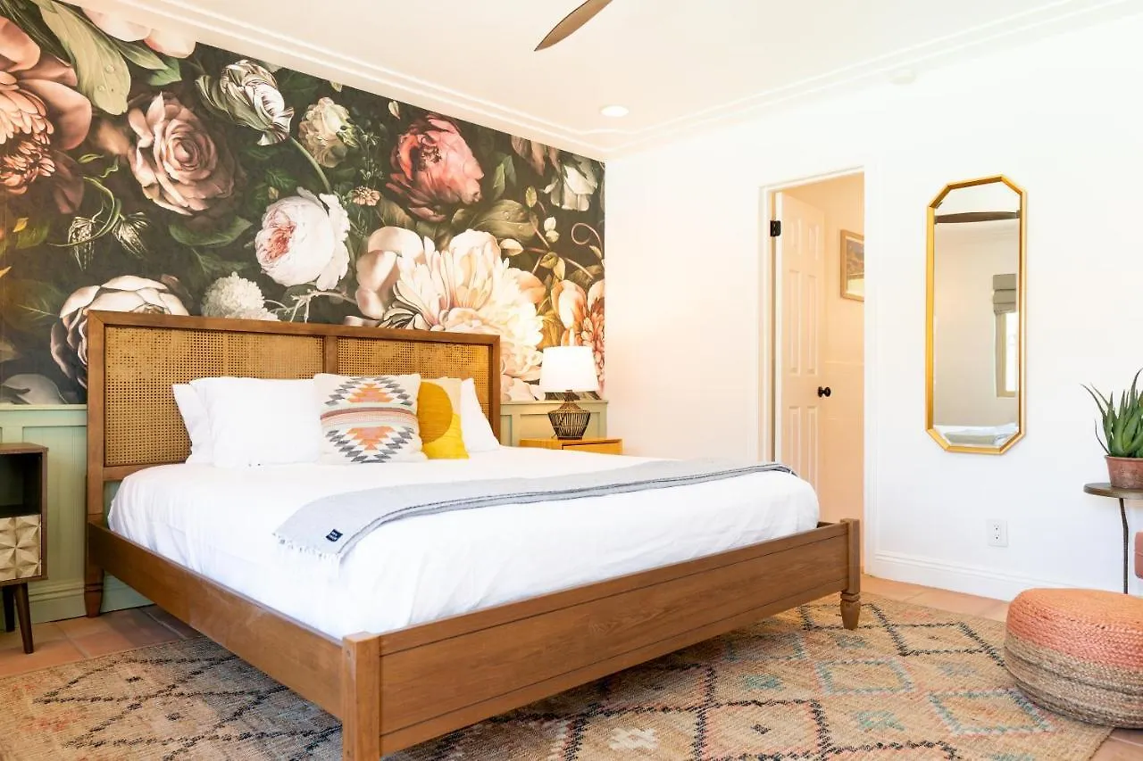 Fleur Noire Hotel Palm Springs