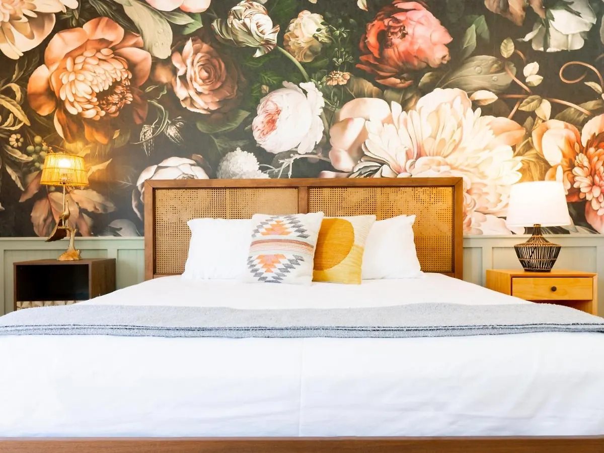 Fleur Noire Hotel Palm Springs